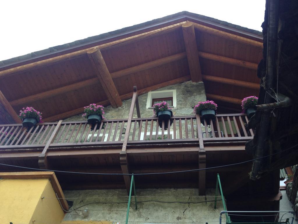 Maison Des Challant Challand Saint Victor المظهر الخارجي الصورة
